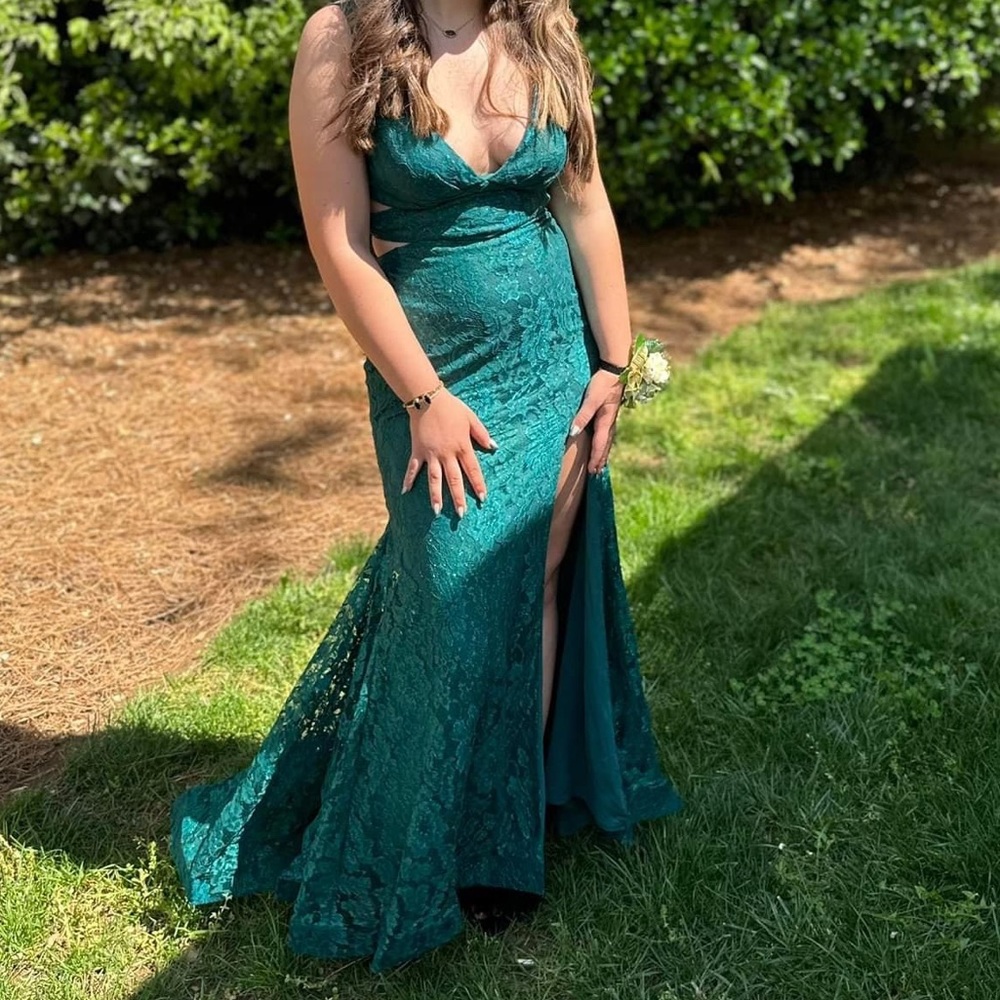 emerald green prom dress